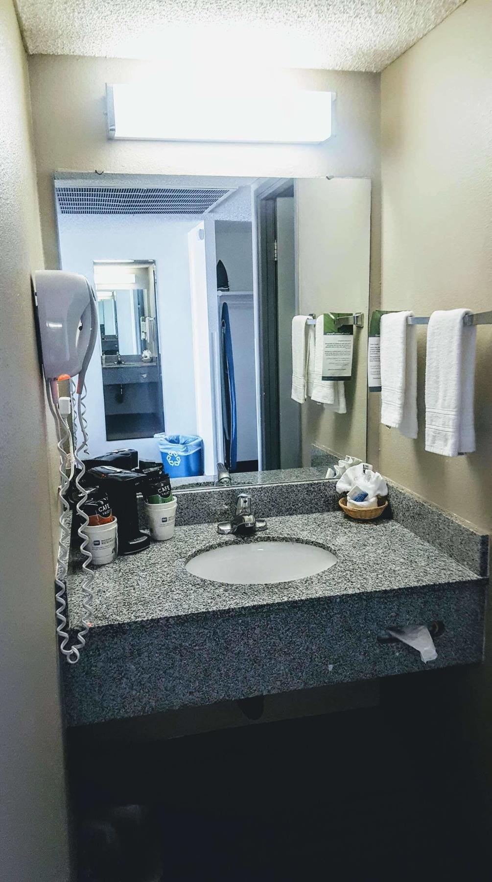 Hotel Western Yacht Harbor 3*