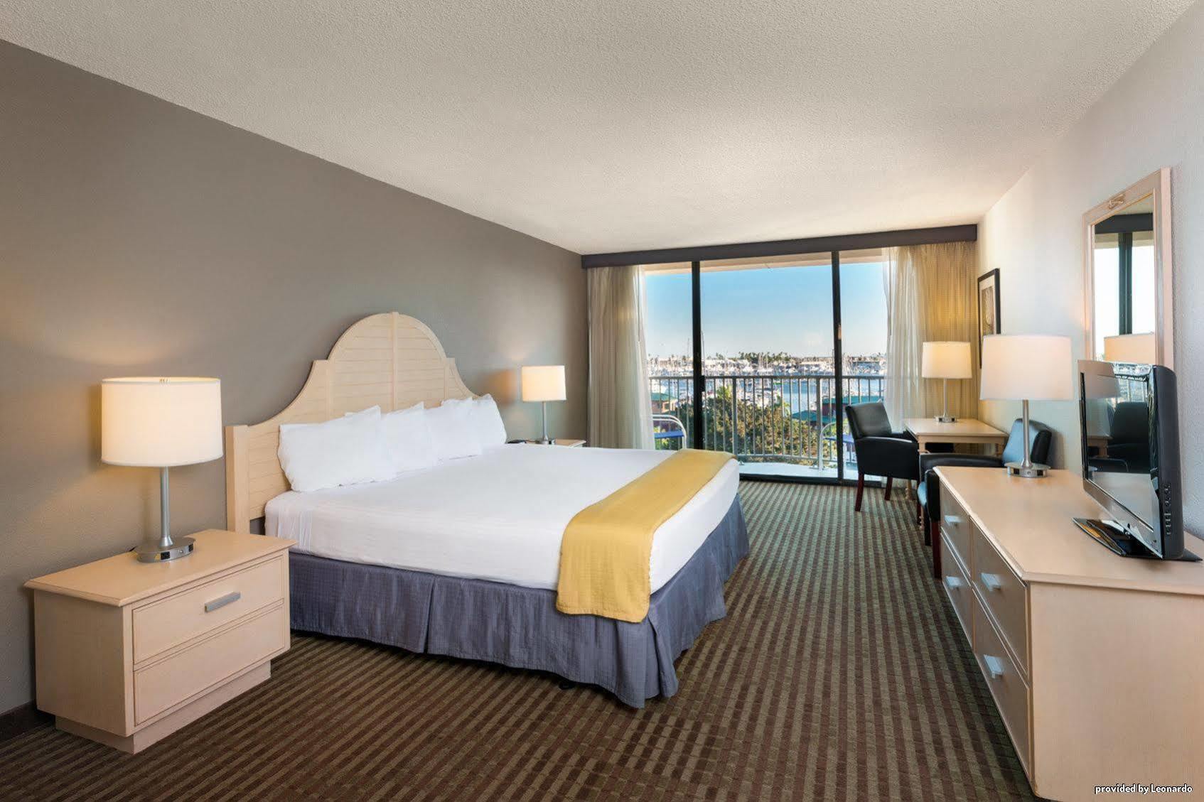 Western Yacht Harbor 3*